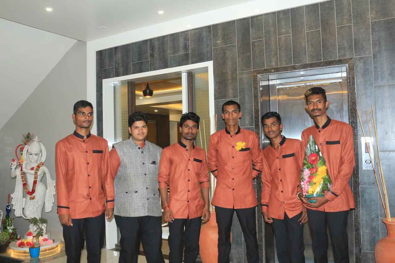 โรงแรมปุษปัก พาร์ค Osmanabad ภายนอก รูปภาพ