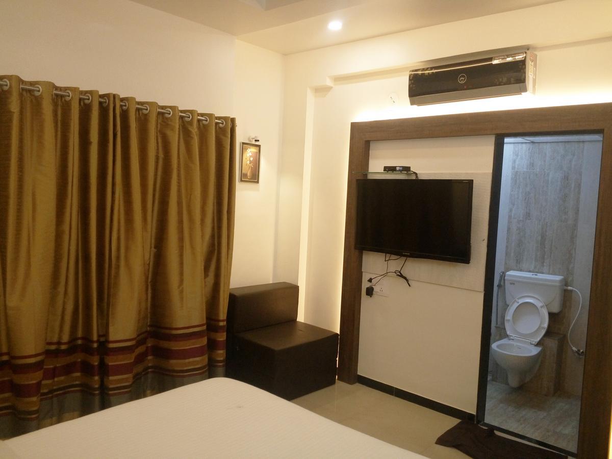 โรงแรมปุษปัก พาร์ค Osmanabad ภายนอก รูปภาพ