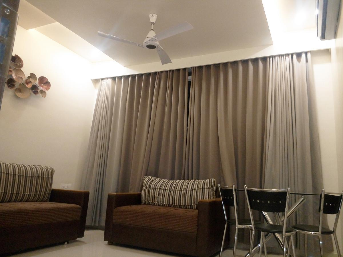 โรงแรมปุษปัก พาร์ค Osmanabad ภายนอก รูปภาพ